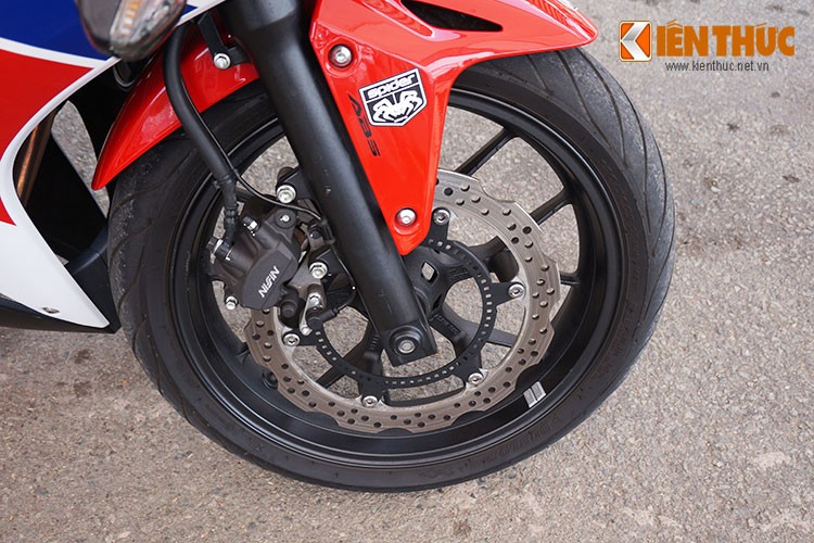 Can canh moto the thao CBR500R cua Honda Viet Nam-Hinh-11